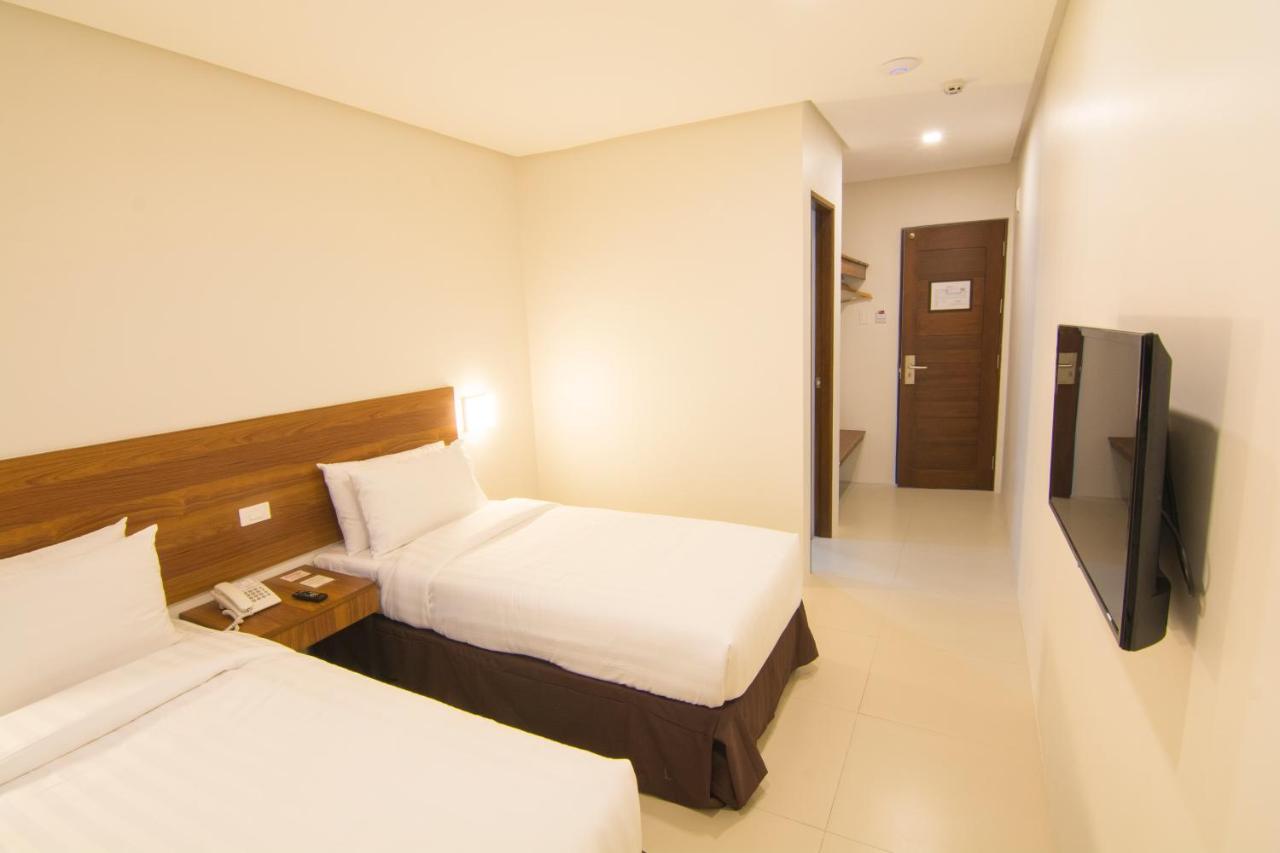 Mango Suites Cauayan Exterior photo